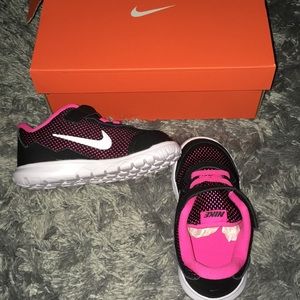 Nike’kids’shoes